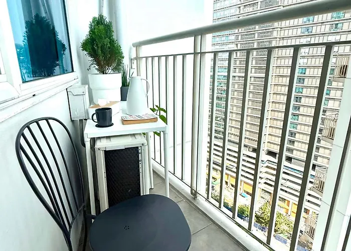 Modern Makati Premium 1 Bedroom At Jazz Residences *